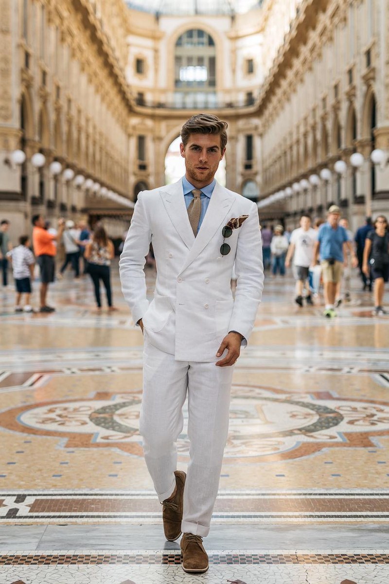 The same white linen suit in Milan's Galleria Vittorio Emanuele II